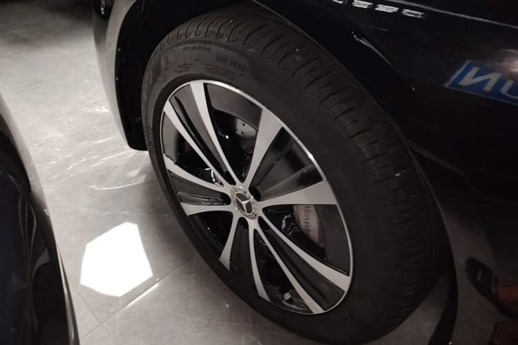 Used Mercedes-Benz E-Class New Energy 2022 E 350 e L Plug-in Hybrid Sports Sedan Left Front Wheel Hub