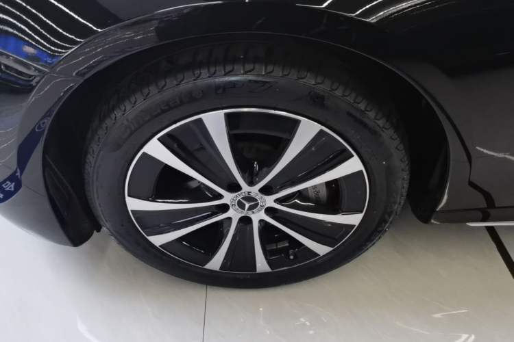 Used Mercedes-Benz E-Class New Energy 2022 Restyled E 350 e L Plug-in Hybrid Sports Sedan Left Front Wheel Hub