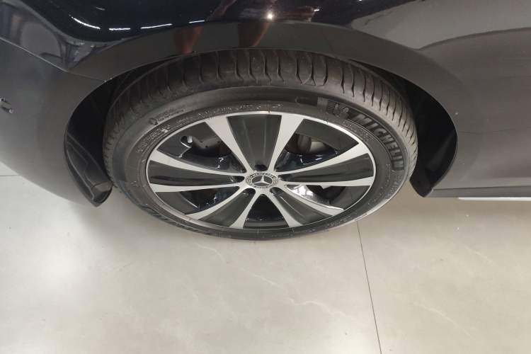 Used Mercedes-Benz E-Class New Energy 2022 Second Facelift E 350 e L Plug-in Hybrid Sports Sedan Left Front Wheel Hub