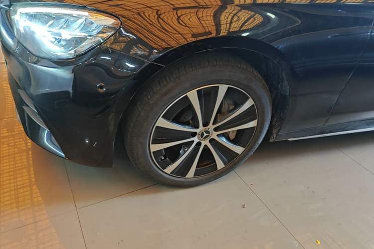 Used Mercedes-Benz E-Class New Energy 2022 Facelift E 350 e L Plug-in Hybrid Sedan Left Front Wheel Hub