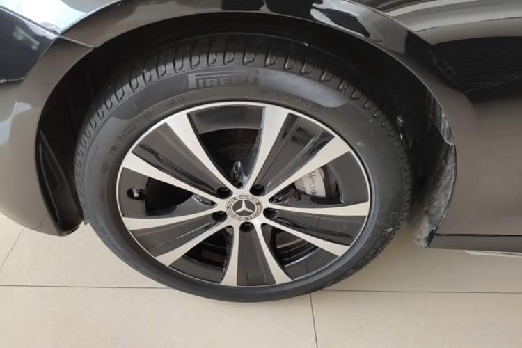 Used Mercedes-Benz E-Class New Energy 2022 Restyled E 350 e L Plug-in Hybrid Sports Sedan Left Front Wheel Hub