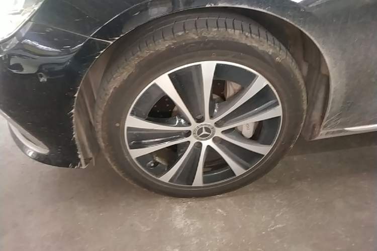 Used Mercedes-Benz E-Class New Energy 2022 Restyled E 350 e L Plug-in Hybrid Sedan Left Front Wheel Hub