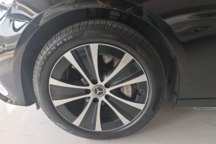 Used Mercedes-Benz E-Class New Energy 2022 Second Facelift E 350 e L Plug-in Hybrid Sports Sedan Left Front Wheel Hub
