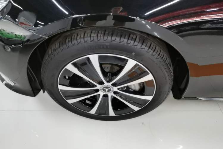 Used Mercedes-Benz E-Class New Energy 2022 Facelift E 350 e L Plug-in Hybrid Sedan Left Front Wheel Hub