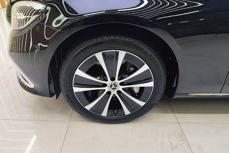 Used Mercedes-Benz E-Class New Energy 2022 Restyled E 350 e L Plug-in Hybrid Sedan Left Front Wheel Hub