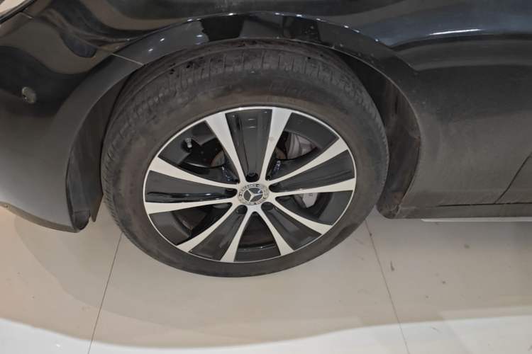 Used Mercedes-Benz E-Class New Energy 2022 Restyled E 350 e L Plug-in Hybrid Sports Sedan Left Front Wheel Hub
