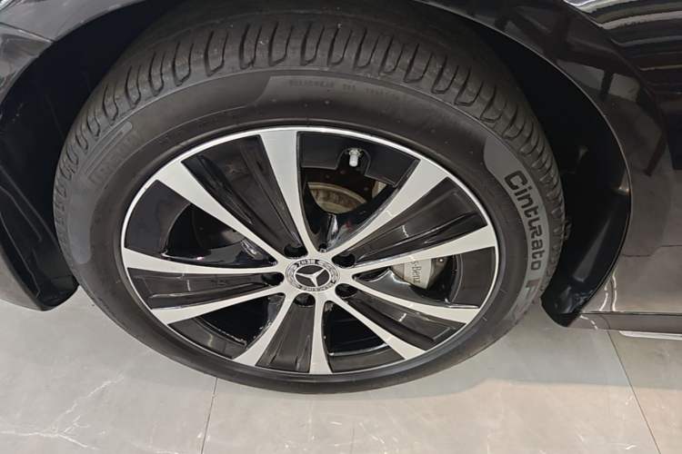 Used Mercedes-Benz E-Class New Energy 2022 Restyled E 350 e L Plug-in Hybrid Sports Sedan Left Front Wheel Hub