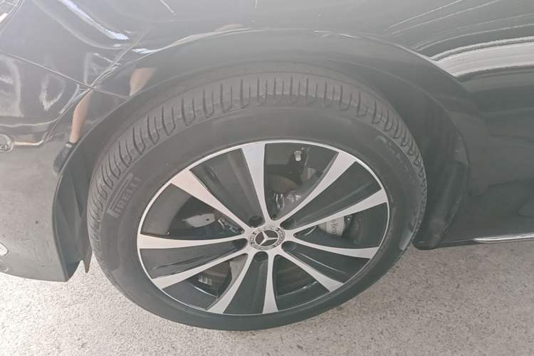 Used Mercedes-Benz E-Class New Energy 2022 Second Facelift E 350 e L Plug-in Hybrid Sedan Left Front Wheel Hub