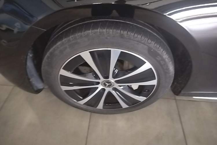 Used Mercedes-Benz E-Class New Energy 2022 Restyled E 350 e L Plug-in Hybrid Sports Sedan Left Front Wheel Hub