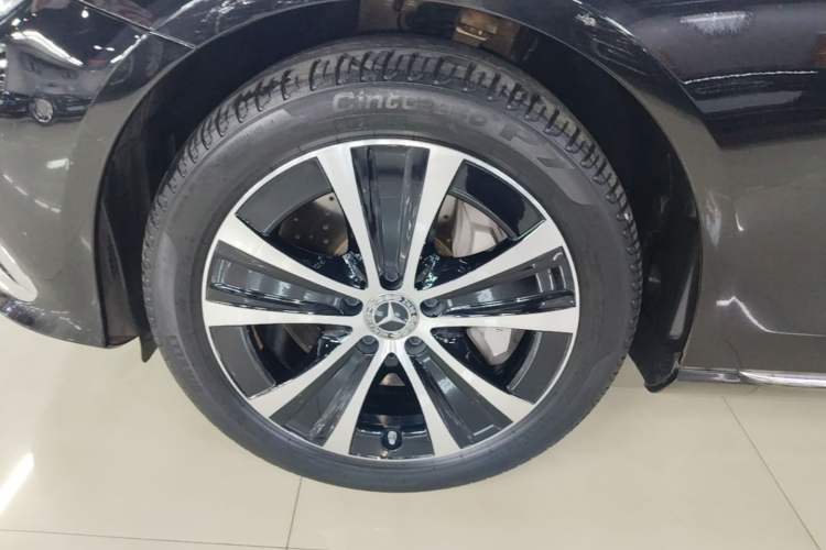 Used Mercedes-Benz E-Class New Energy 2022 Restyled E 350 e L Plug-in Hybrid Sedan Left Front Wheel Hub