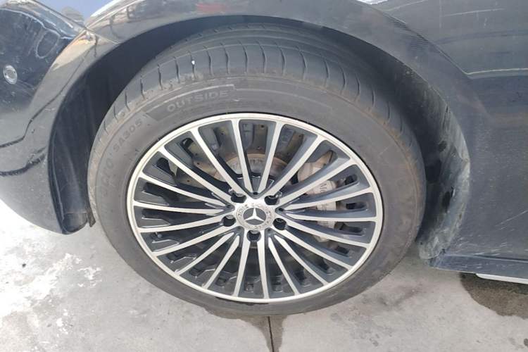 Used Mercedes-Benz E-Class New Energy 2022 Restyled E 350 e L Plug-in Hybrid Sports Sedan Left Front Wheel Hub