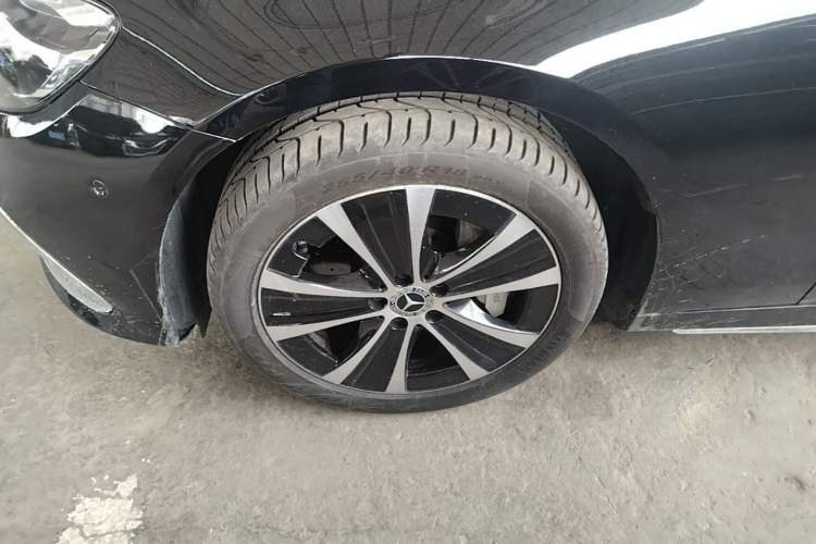 Used Mercedes-Benz E-Class New Energy 2022 E 350 e L Plug-in Hybrid Sports Sedan Left Front Wheel Hub