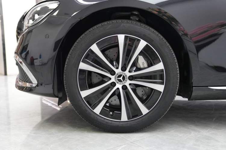 Used Mercedes-Benz E-Class New Energy 2022 Restyled E 350 e L Plug-in Hybrid Sedan Left Front Wheel Hub