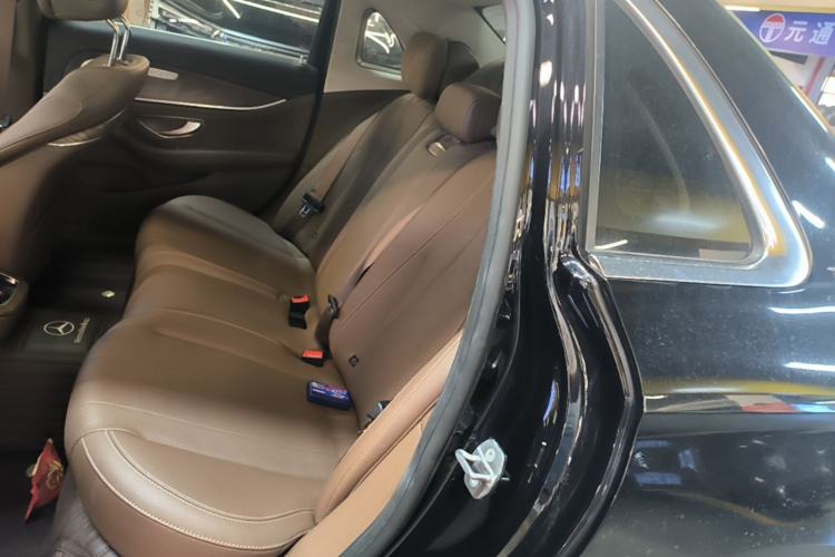 Used Mercedes-Benz E-Class New Energy 2022 Restyled E 350 e L Plug-in Hybrid Sedan Left Rear Seat