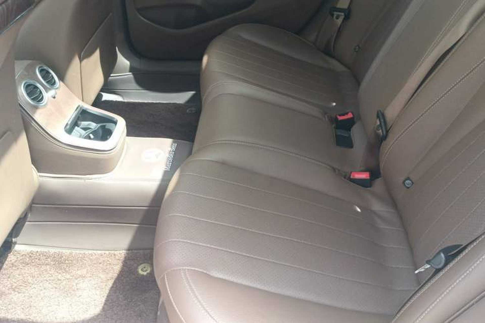 Used Mercedes-Benz E-Class New Energy 2022 Restyled E 350 e L Plug-in Hybrid Sedan Left Rear Seat