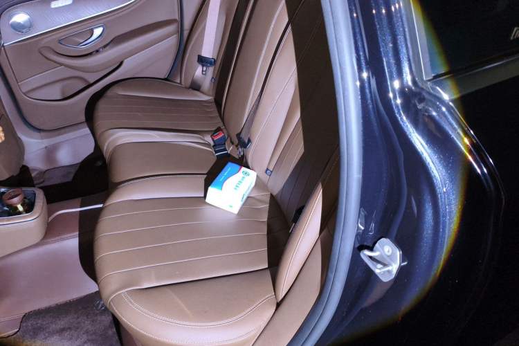 Used Mercedes-Benz E-Class New Energy 2022 Restyled E 350 e L Plug-in Hybrid Sedan Left Rear Seat