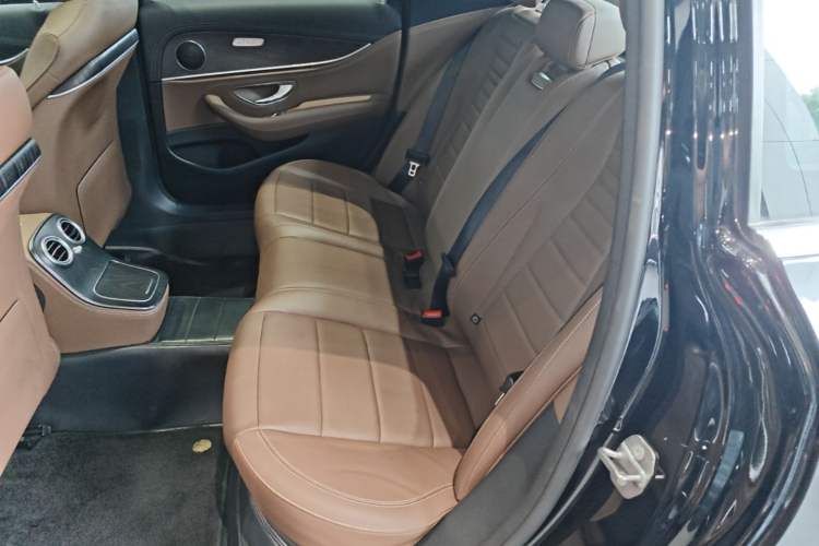 Used Mercedes-Benz E-Class New Energy 2022 E 350 e L Plug-in Hybrid Sports Sedan Left Rear Seat
