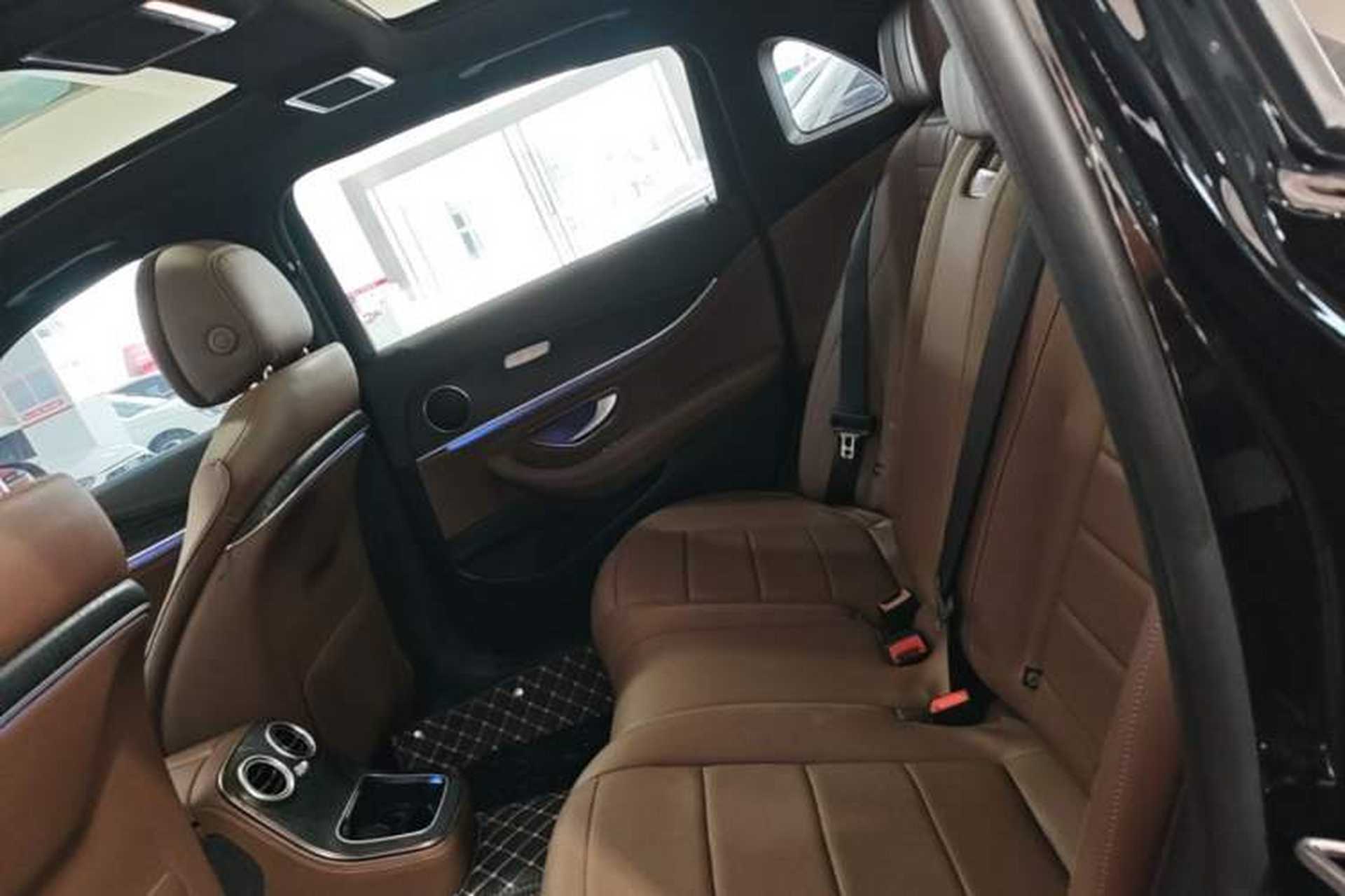 Used Mercedes-Benz E-Class New Energy 2022 E 350 e L Plug-in Hybrid Sedan Left Rear Seat