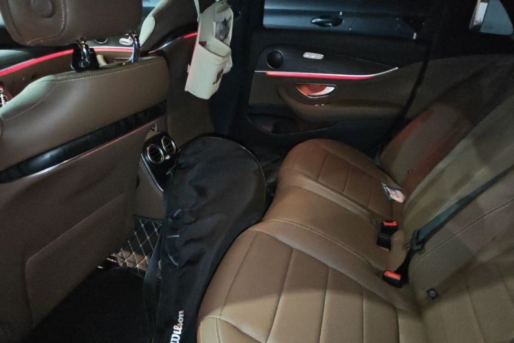 Used Mercedes-Benz E-Class New Energy 2022 Restyled E 350 e L Plug-in Hybrid Sports Sedan Left Rear Seat
