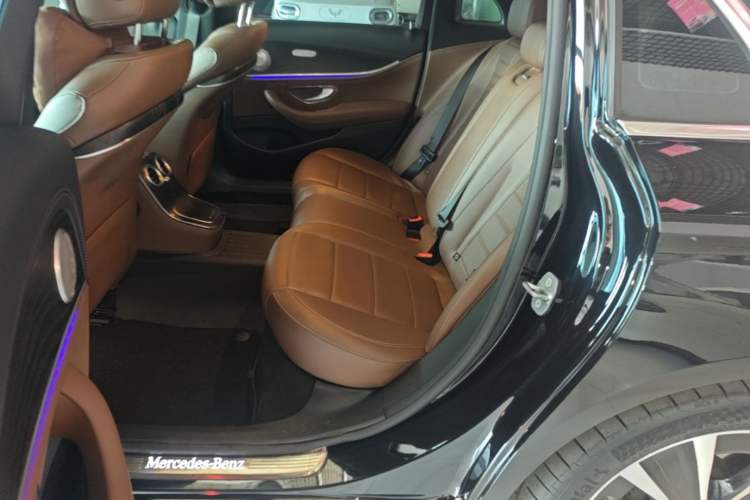 Used Mercedes-Benz E-Class New Energy 2022 Second Facelift E 350 e L Plug-in Hybrid Sports Sedan Left Rear Seat