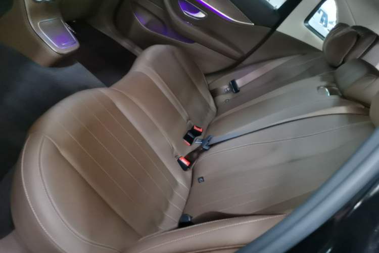 Used Mercedes-Benz E-Class New Energy 2022 Facelift E 350 e L Plug-in Hybrid Sedan Left Rear Seat