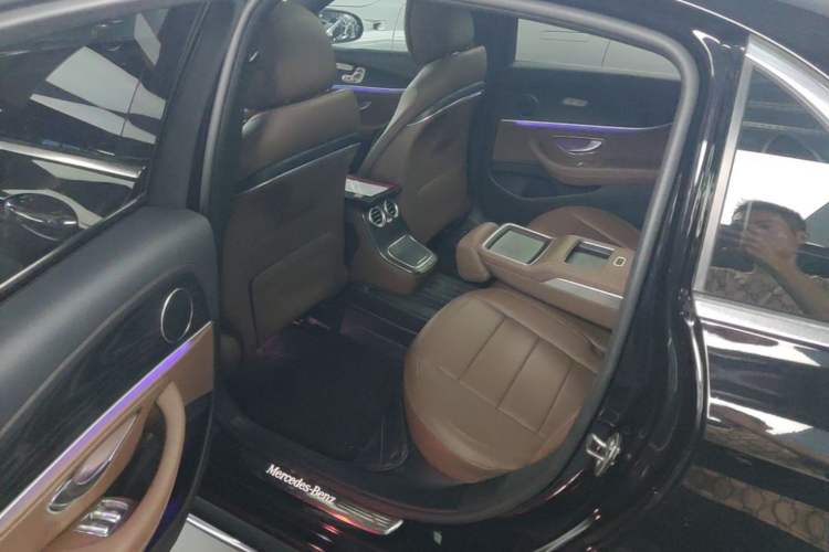 Used Mercedes-Benz E-Class New Energy 2022 E 350 e L Plug-in Hybrid Sports Sedan Left Rear Seat