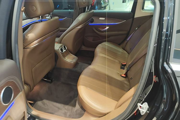 Used Mercedes-Benz E-Class New Energy 2022 Restyled E 350 e L Plug-in Hybrid Sedan Left Rear Seat
