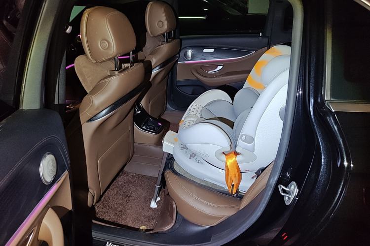 Used Mercedes-Benz E-Class New Energy 2022 Restyled E 350 e L Plug-in Hybrid Sports Sedan Left Rear Seat