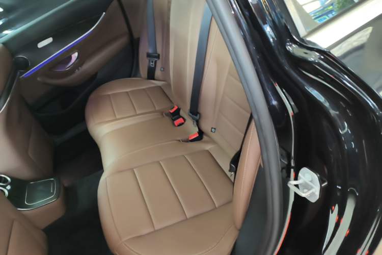 Used Mercedes-Benz E-Class New Energy 2022 E 350 e L Plug-in Hybrid Sports Sedan Left Rear Seat