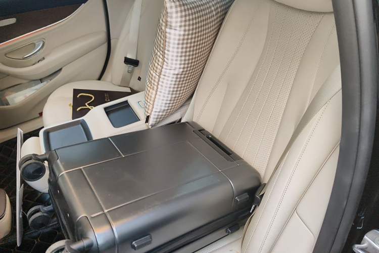 Used Mercedes-Benz E-Class New Energy 2022 Facelift E 350 e L Plug-in Hybrid Sedan Left Rear Seat