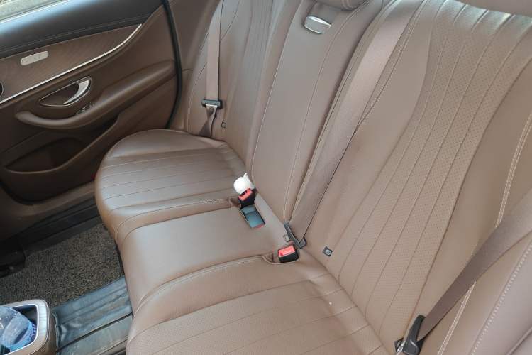 Used Mercedes-Benz E-Class New Energy 2022 Facelift E 350 e L Plug-in Hybrid Sedan Left Rear Seat