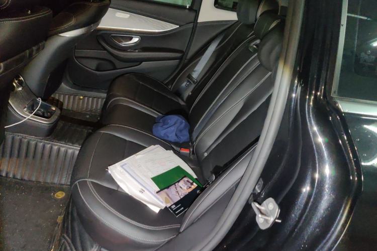 Used Mercedes-Benz E-Class New Energy 2022 E 350 e L Plug-in Hybrid Sports Sedan Left Rear Seat