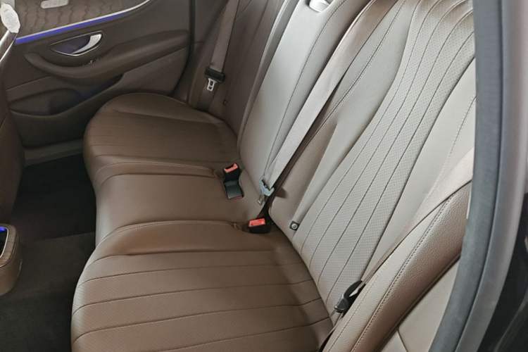 Used Mercedes-Benz E-Class New Energy 2022 Second Facelift E 350 e L Plug-in Hybrid Sedan Left Rear Seat