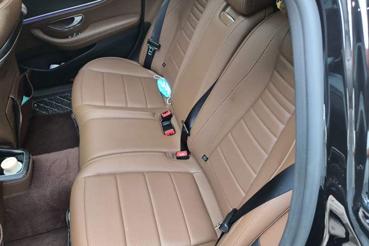 Used Mercedes-Benz E-Class New Energy 2022 Restyled E 350 e L Plug-in Hybrid Sports Sedan Left Rear Seat