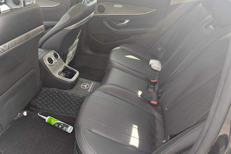 Used Mercedes-Benz E-Class New Energy 2022 E 350 e L Plug-in Hybrid Sedan Left Rear Seat