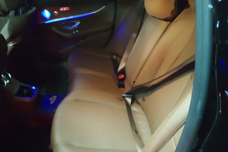 Used Mercedes-Benz E-Class New Energy 2022 Restyled E 350 e L Plug-in Hybrid Sedan Left Rear Seat
