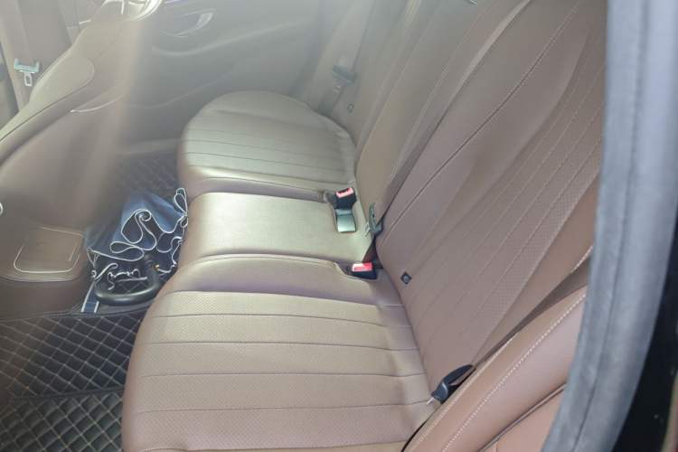 Used Mercedes-Benz E-Class New Energy 2022 Facelift E 350 e L Plug-in Hybrid Sedan Left Rear Seat