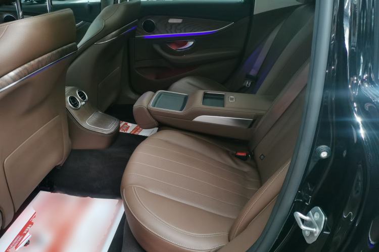 Used Mercedes-Benz E-Class New Energy 2022 Second Facelift E 350 e L Plug-in Hybrid Sedan Left Rear Seat
