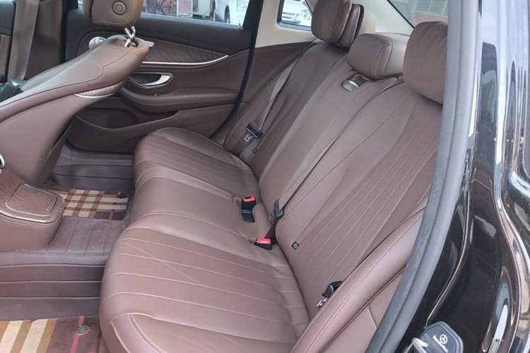 Used Mercedes-Benz E-Class New Energy 2022 Facelift E 350 e L Plug-in Hybrid Sedan Left Rear Seat