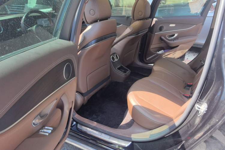 Used Mercedes-Benz E-Class New Energy 2022 Facelift E 350 e L Plug-in Hybrid Sedan Left Rear Seat