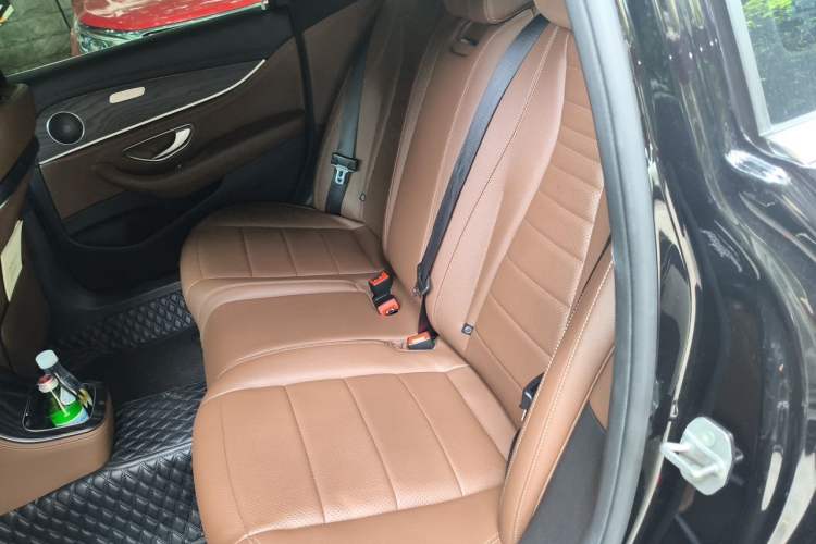 Used Mercedes-Benz E-Class New Energy 2022 Second Facelift E 350 e L Plug-in Hybrid Sports Sedan Left Rear Seat