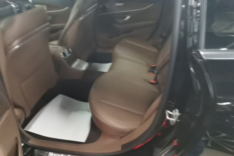 Used Mercedes-Benz E-Class New Energy 2022 Restyled E 350 e L Plug-in Hybrid Sedan Left Rear Seat