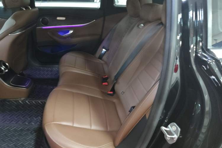 Used Mercedes-Benz E-Class New Energy 2022 Second Facelift E 350 e L Plug-in Hybrid Sports Sedan Left Rear Seat