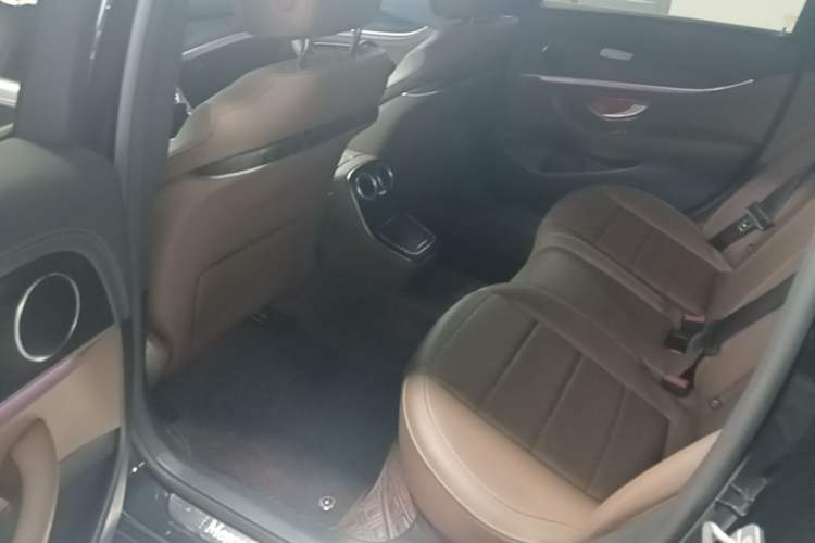 Used Mercedes-Benz E-Class New Energy 2022 Second Facelift E 350 e L Plug-in Hybrid Sports Sedan Left Rear Seat