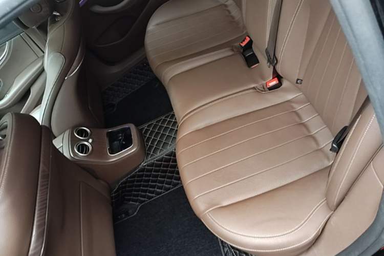 Used Mercedes-Benz E-Class New Energy 2022 Facelift E 350 e L Plug-in Hybrid Sedan Left Rear Seat