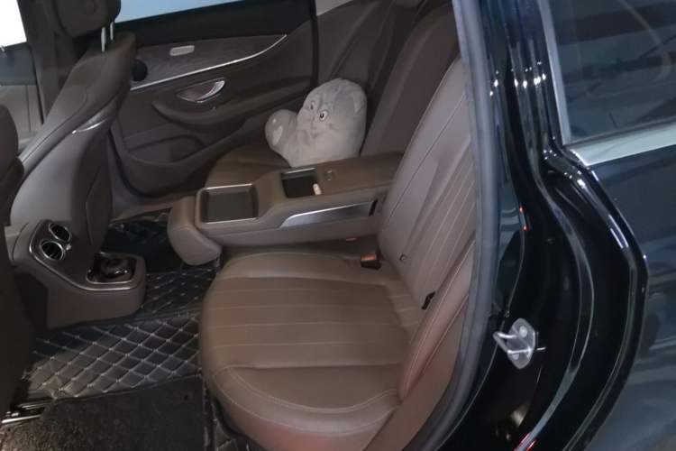 Used Mercedes-Benz E-Class New Energy 2022 Second Facelift E 350 e L Plug-in Hybrid Sedan Left Rear Seat