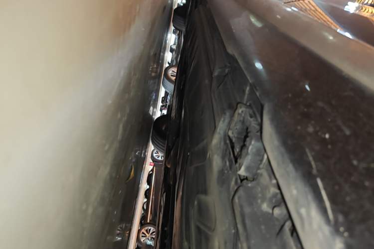 Used Mercedes-Benz E-Class New Energy 2022 Facelift E 350 e L Plug-in Hybrid Sedan Left Side Sill