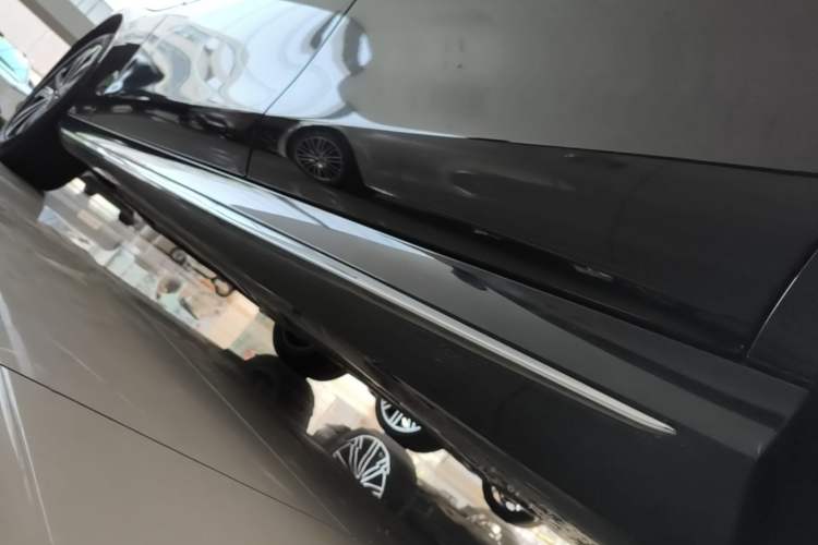 Used Mercedes-Benz E-Class New Energy 2022 Restyled E 350 e L Plug-in Hybrid Sports Sedan Left Side Sill