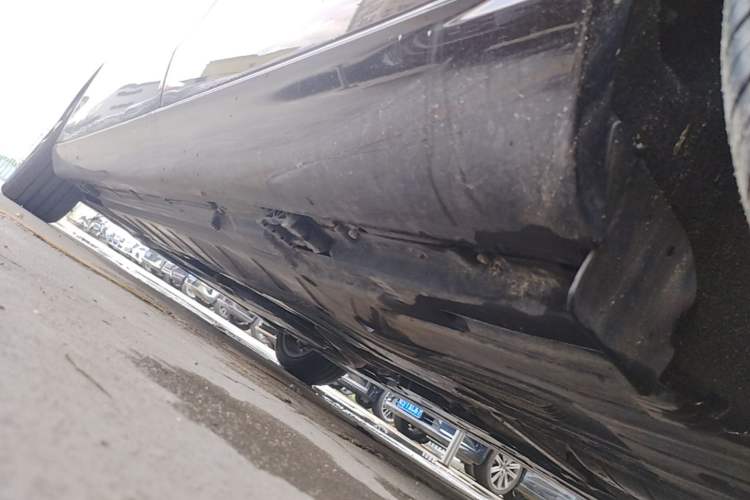 Used Mercedes-Benz E-Class New Energy 2022 Restyled E 350 e L Plug-in Hybrid Sedan Left Side Sill