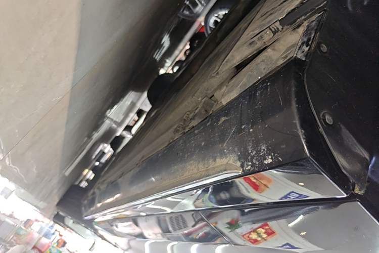 Used Mercedes-Benz E-Class New Energy 2022 Restyled E 350 e L Plug-in Hybrid Sports Sedan Left Side Sill